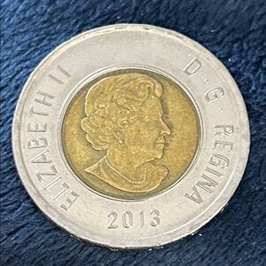 2013 Error inner ring offset Canada Coin 2$